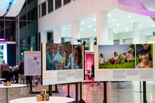 Ausstellung CARE Klimaheldinnen